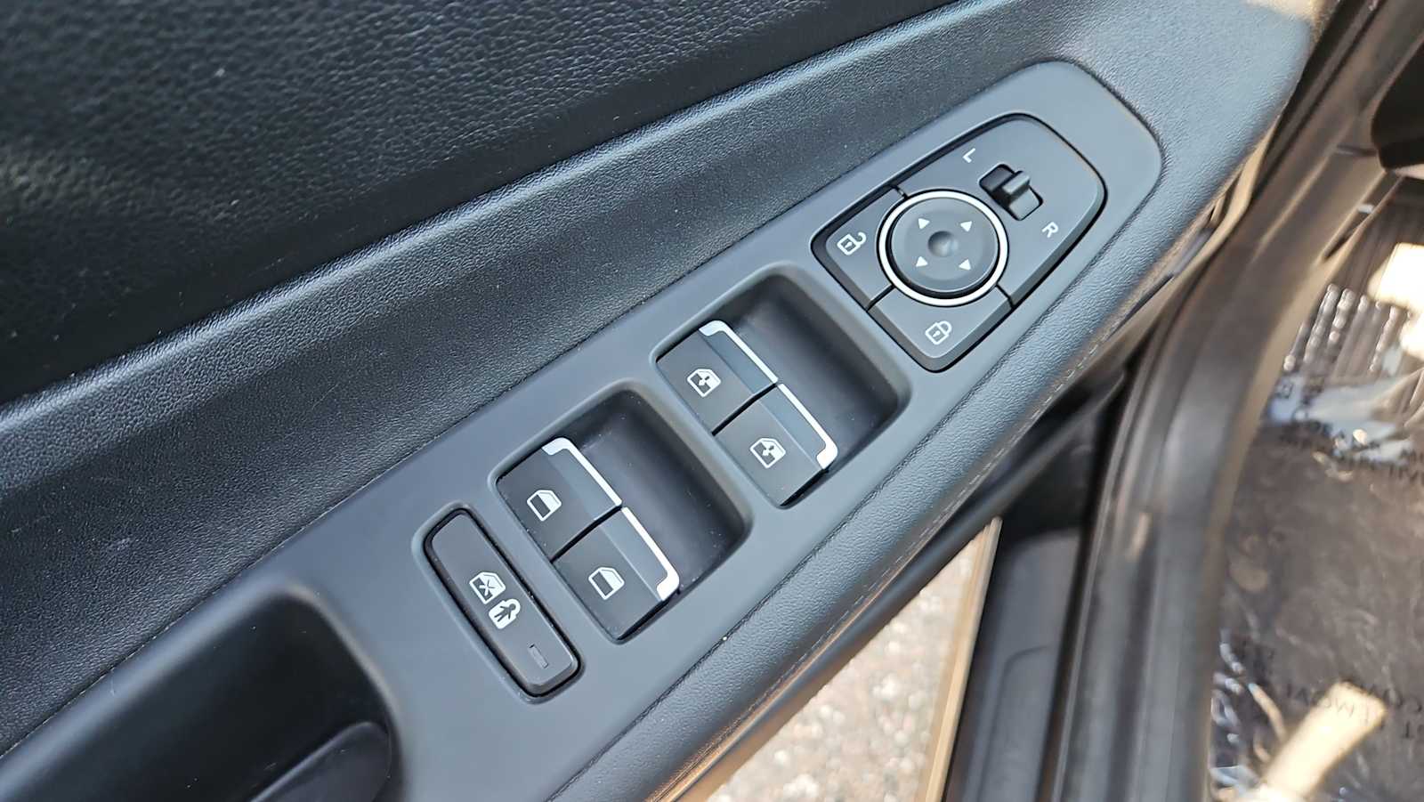 Thumbnail: 2023 Hyundai Santa Fe - 15