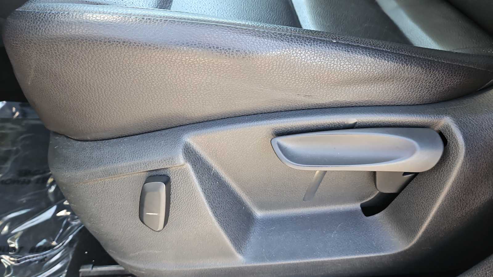 Thumbnail: 2014 Volkswagen Tiguan - 14