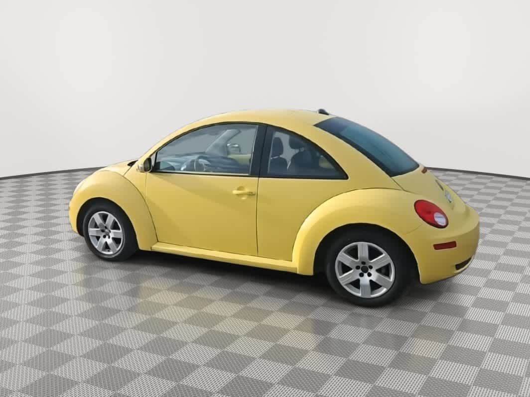 Thumbnail: 2007 Volkswagen New Beetle - 6