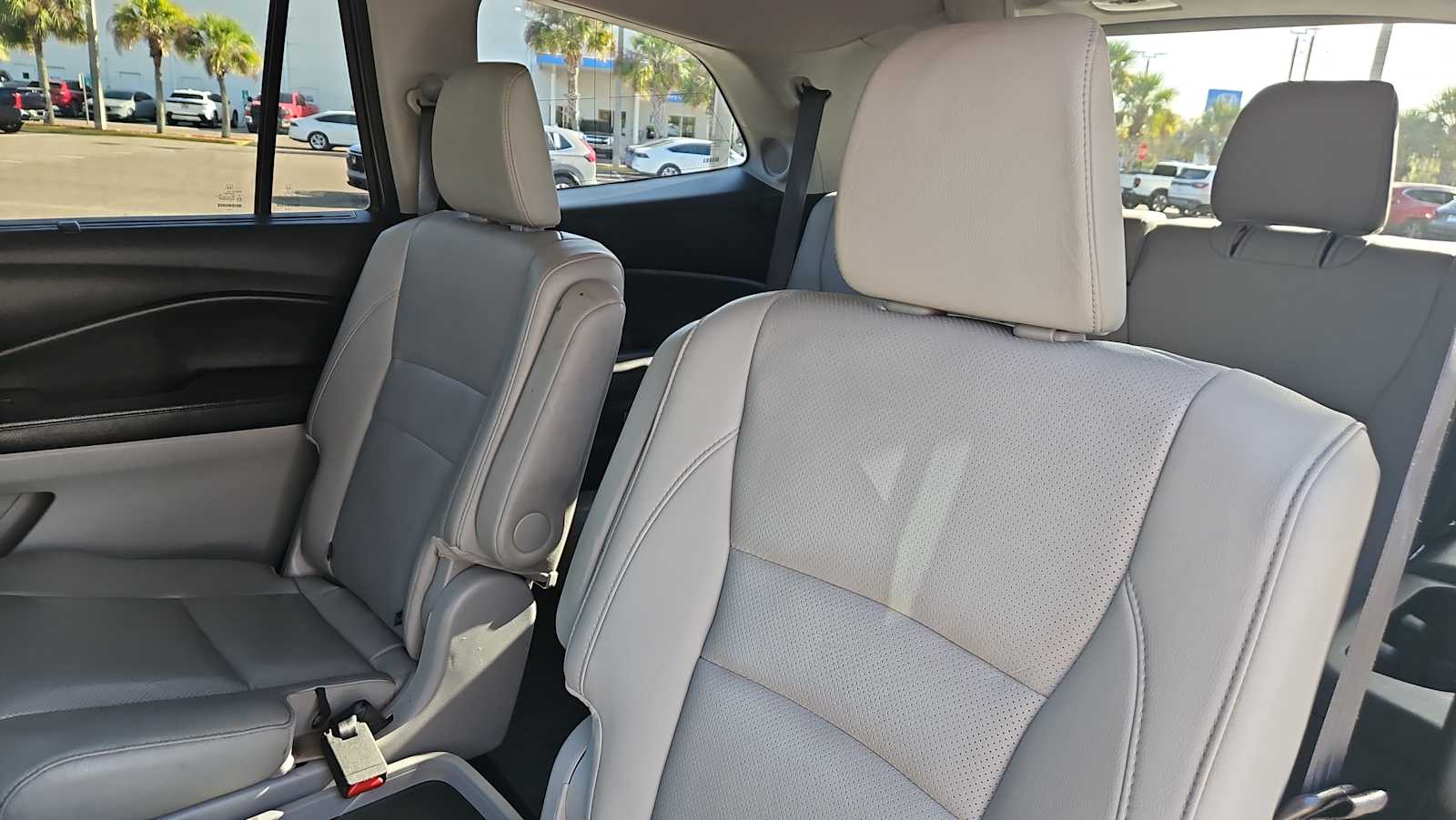 Thumbnail: 2016 Honda Pilot - 25