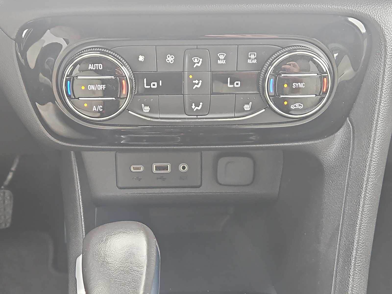 Thumbnail: 2021 Buick Encore GX - 16