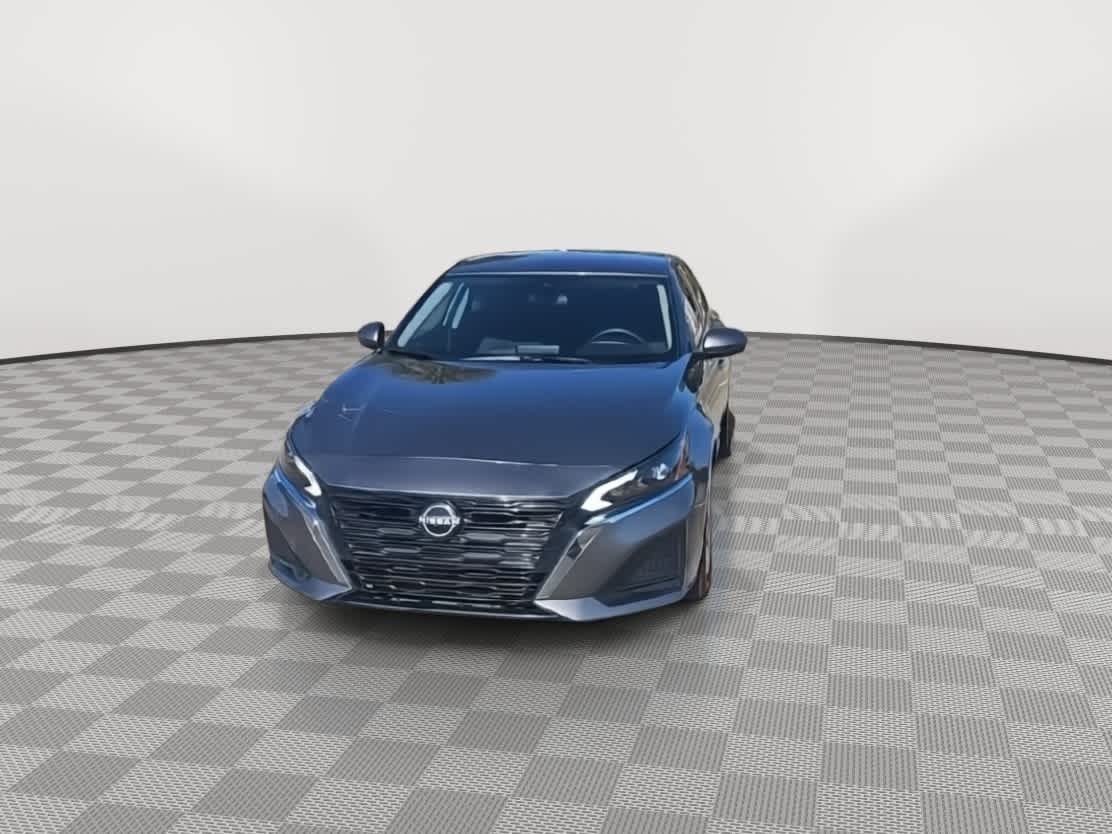 Thumbnail: 2023 Nissan Altima - 3