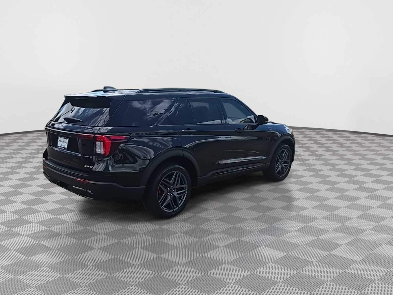 Thumbnail: 2025 Ford Explorer - 8