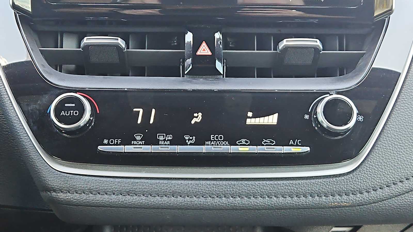 Thumbnail: 2021 Toyota Corolla - 16