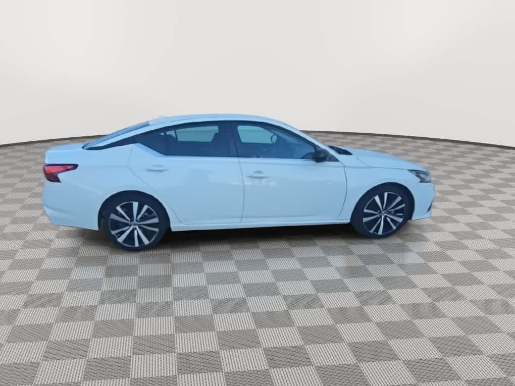 Thumbnail: 2022 Nissan Altima - 9