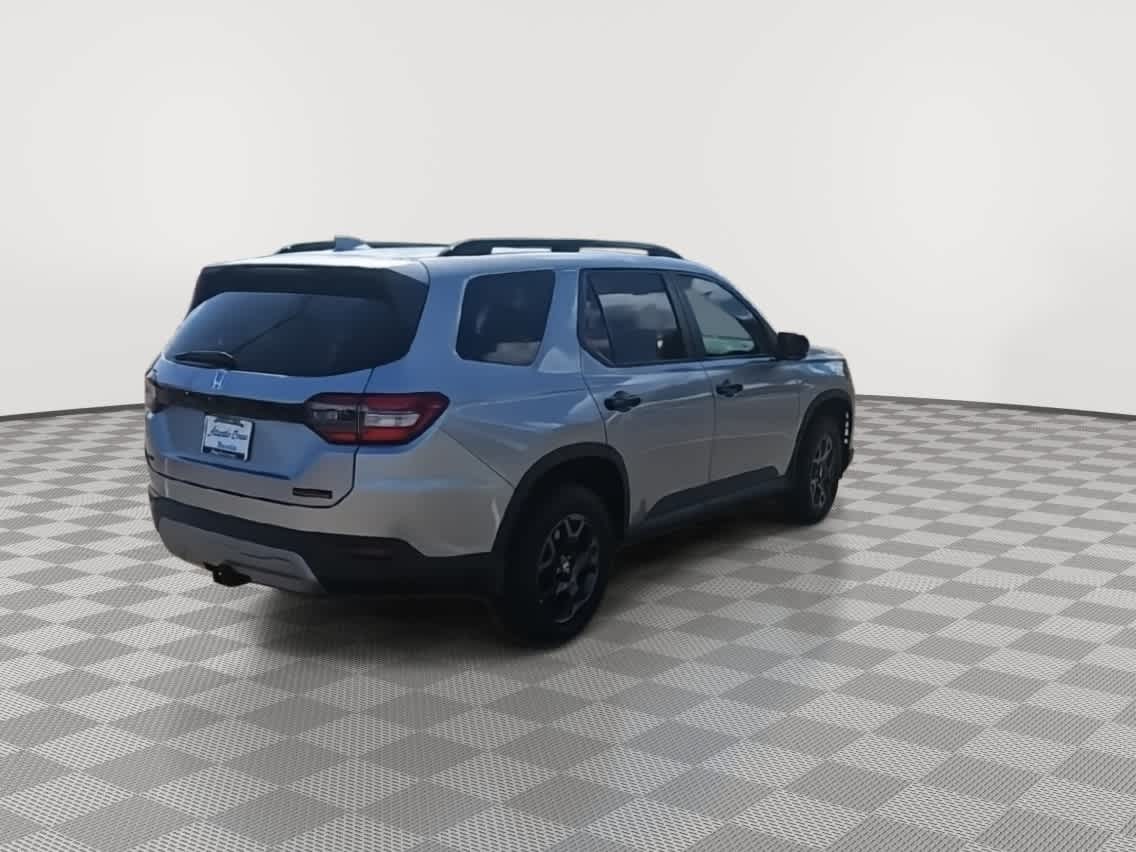 Thumbnail: 2025 Honda Pilot - 8