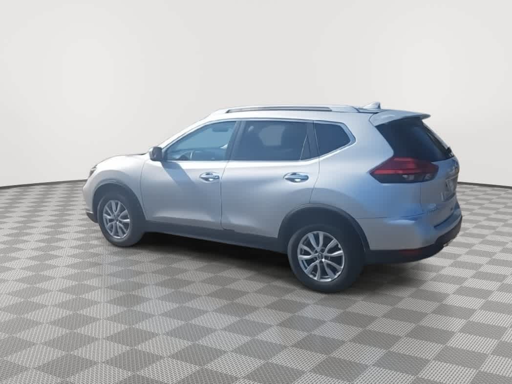 Thumbnail: 2017 Nissan Rogue - 6