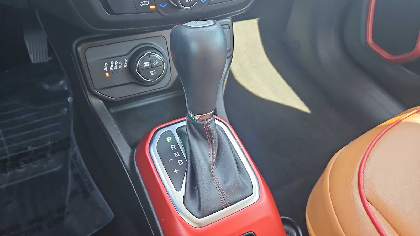 Thumbnail: 2020 Jeep Renegade - 21