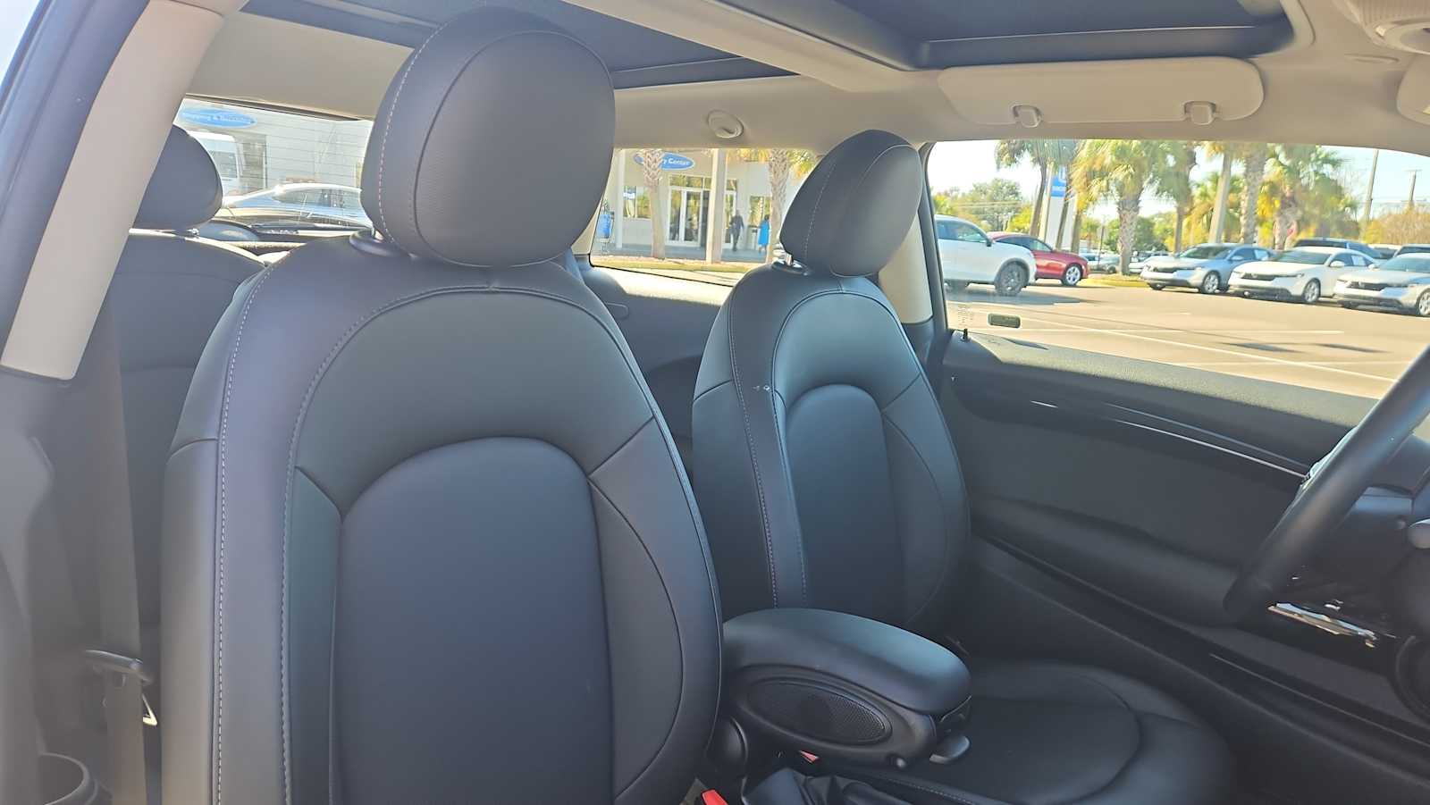 Thumbnail: 2019 MINI Cooper Hardtop - 26