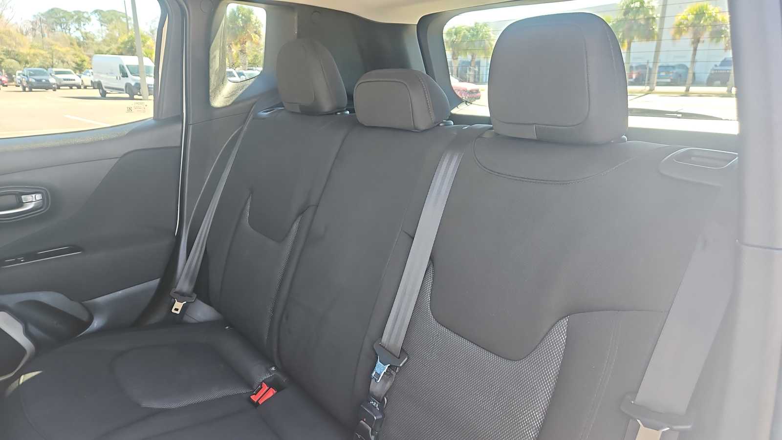 Thumbnail: 2016 Jeep Renegade - 23