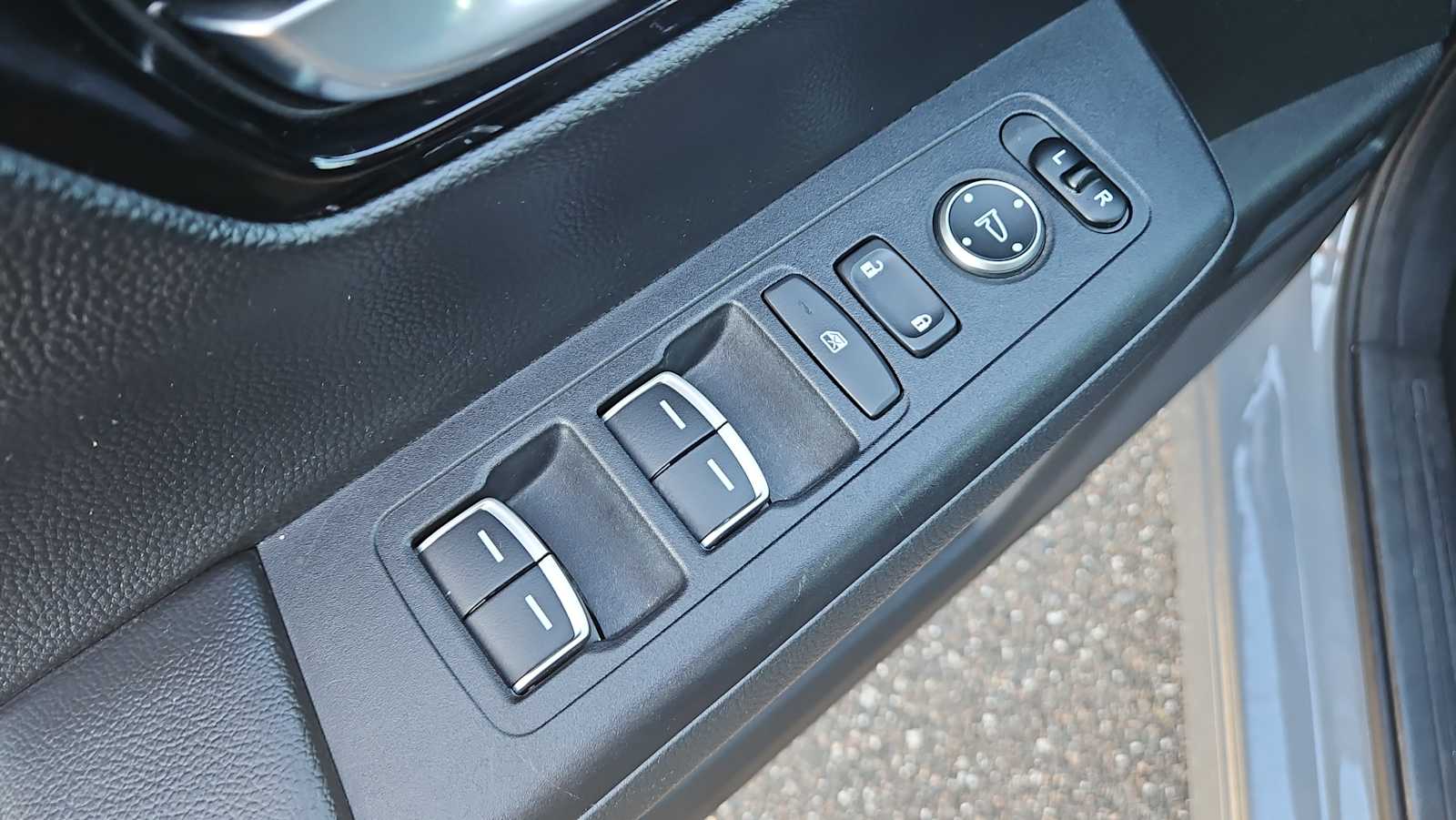 Thumbnail: 2023 Honda CR-V - 15