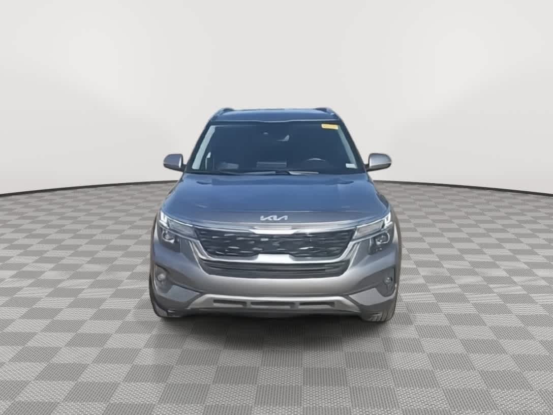 Thumbnail: 2022 Kia Seltos - 3