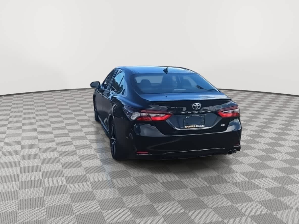 Thumbnail: 2022 Toyota Camry - 7