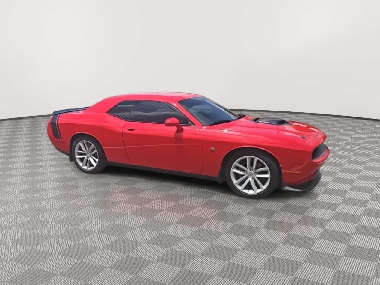 Thumbnail: 2016 Dodge Challenger - 2