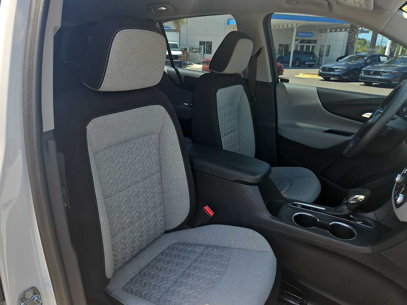 Thumbnail: 2022 Chevrolet Equinox - 25