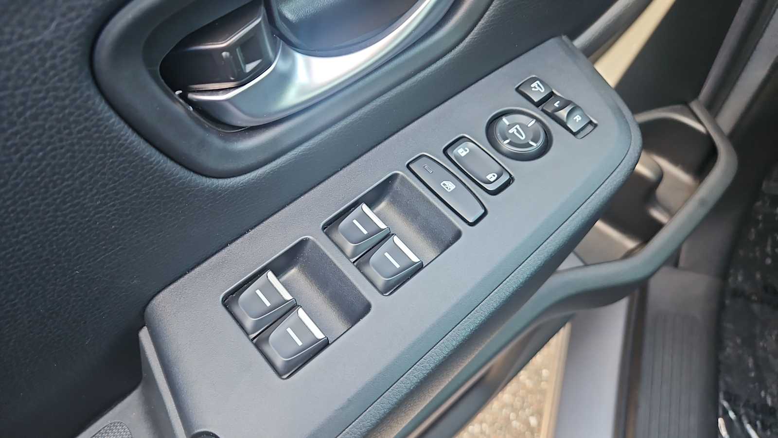 Thumbnail: 2025 Honda Pilot - 15