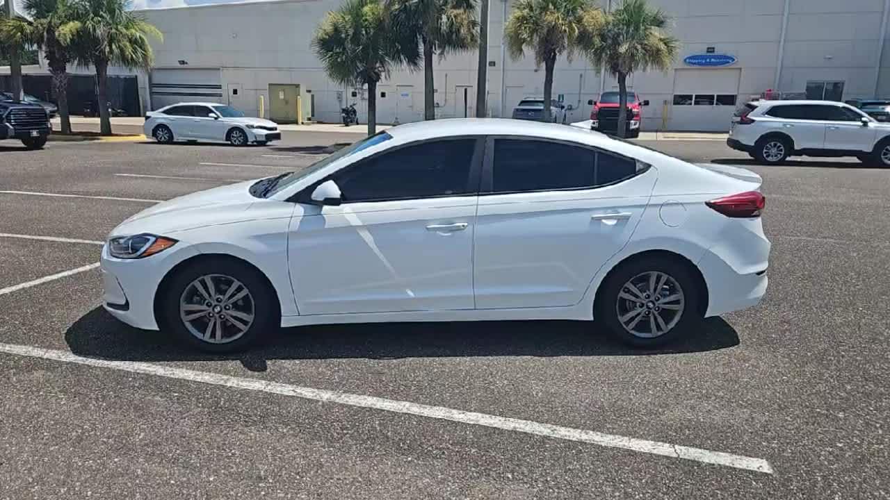 Thumbnail: 2017 Hyundai Elantra - 5