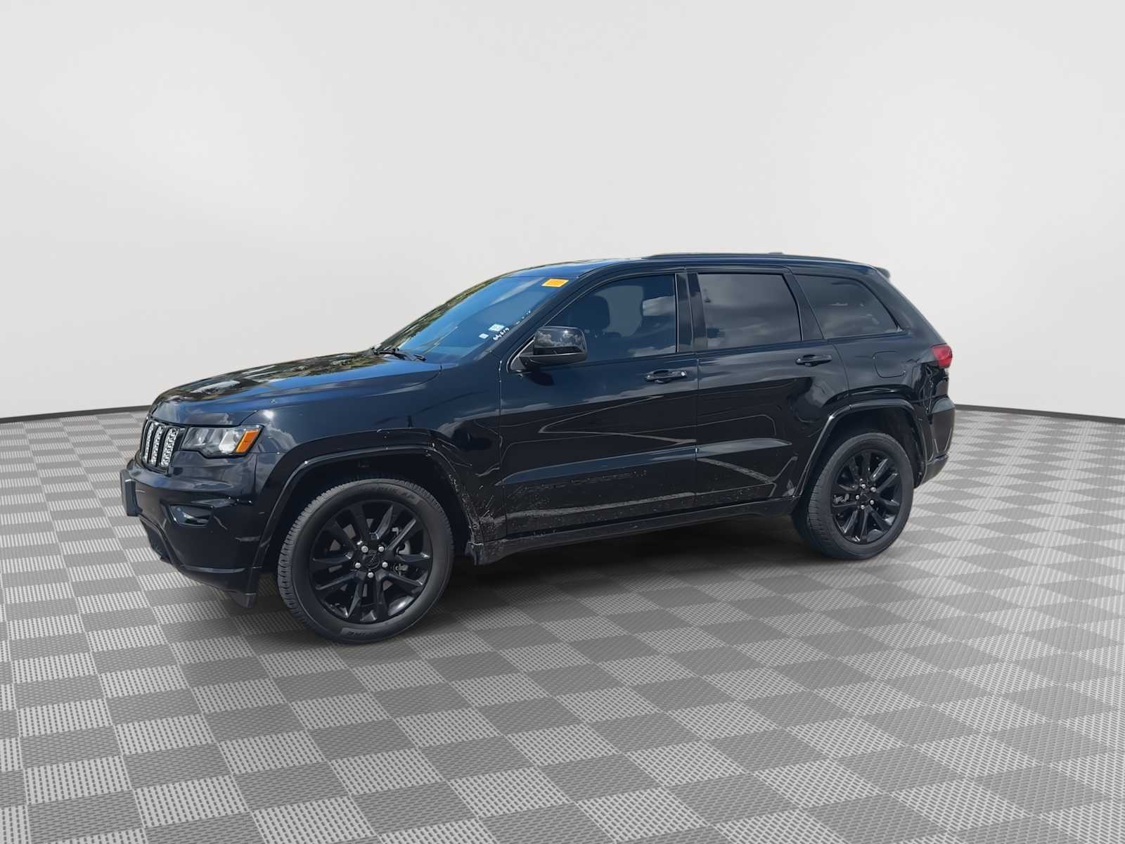 Thumbnail: 2022 Jeep Grand Cherokee - 4