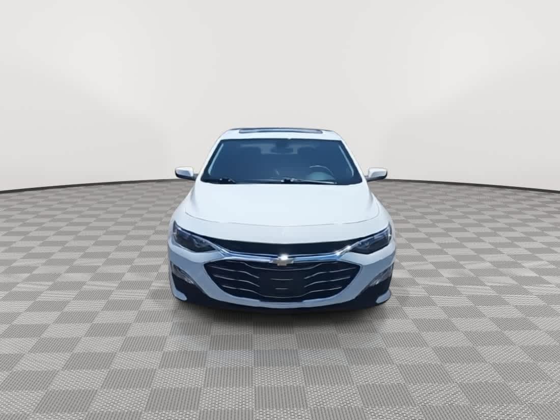 Thumbnail: 2022 Chevrolet Malibu - 3