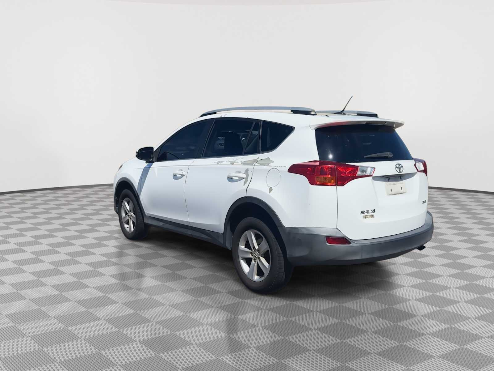 Thumbnail: 2014 Toyota RAV4 - 6