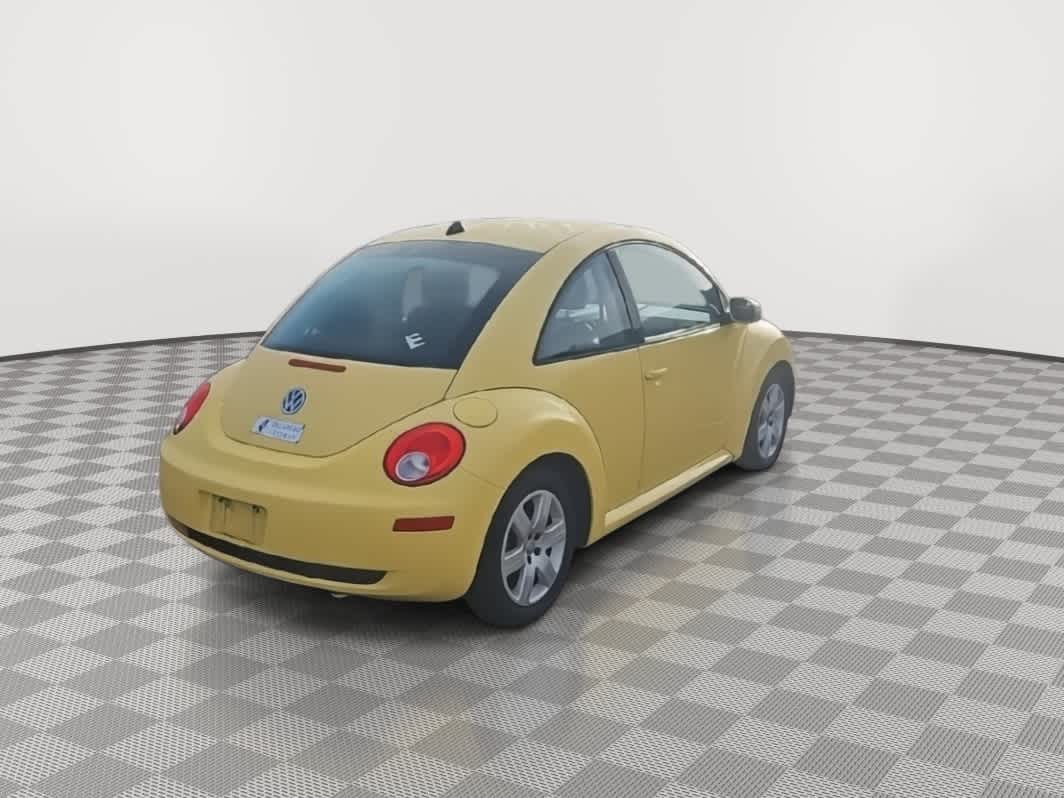Thumbnail: 2007 Volkswagen New Beetle - 8