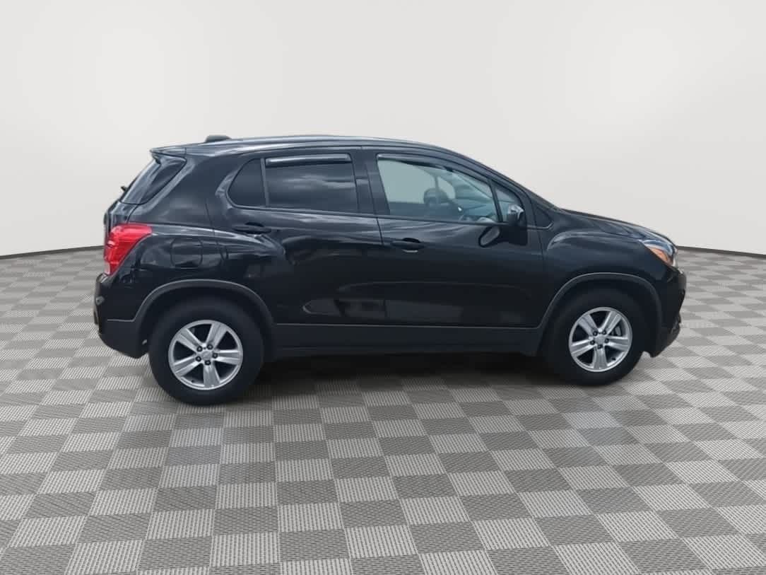 Thumbnail: 2020 Chevrolet Trax - 9