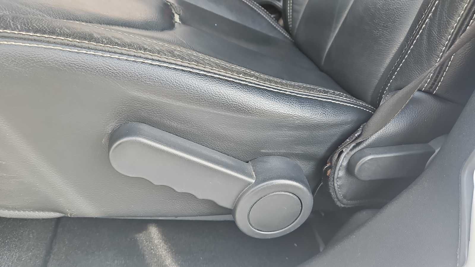 Thumbnail: 2017 Jeep Wrangler - 14