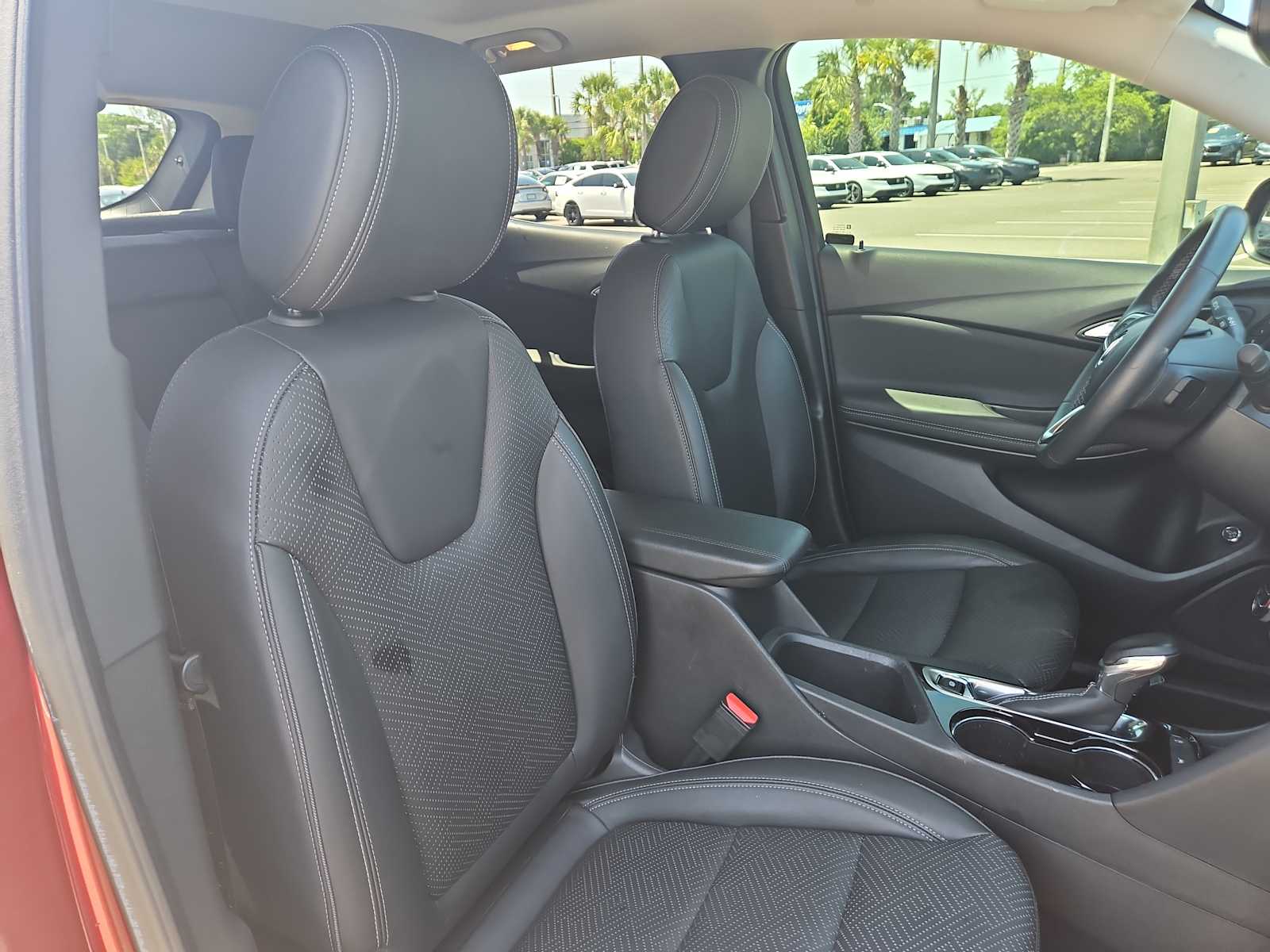 Thumbnail: 2022 Buick Encore GX - 26