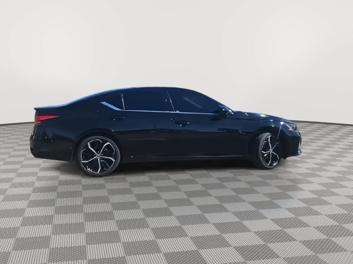 Thumbnail: 2024 Nissan Altima - 9