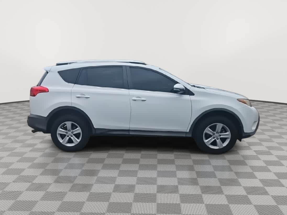 Thumbnail: 2014 Toyota RAV4 - 9