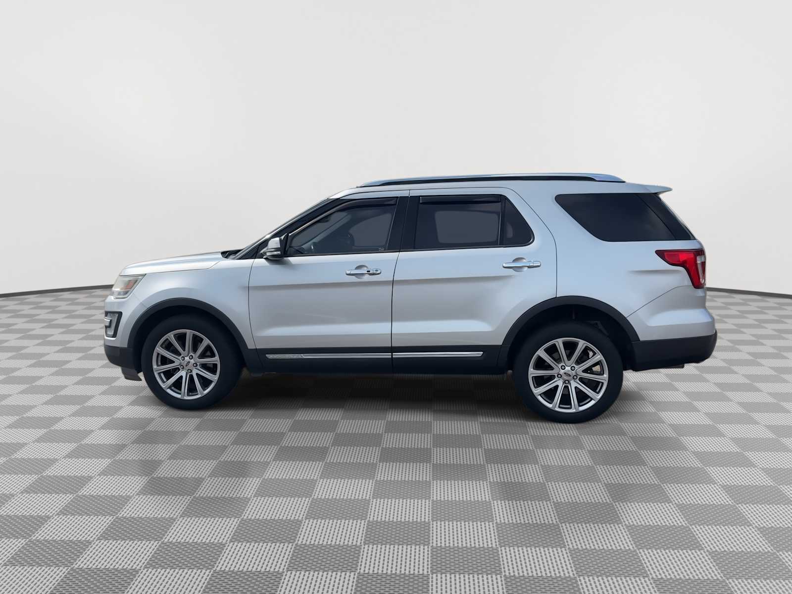 Thumbnail: 2017 Ford Explorer - 5