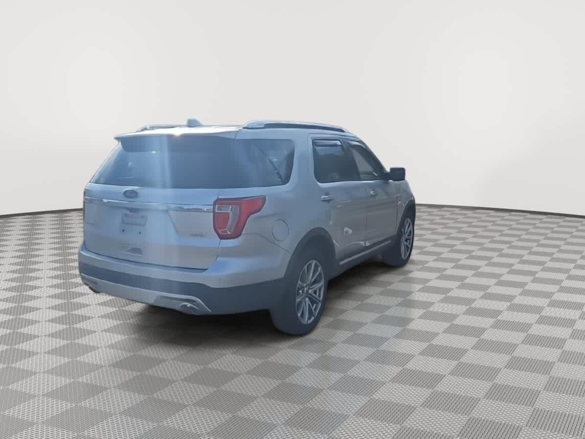 Thumbnail: 2017 Ford Explorer - 8