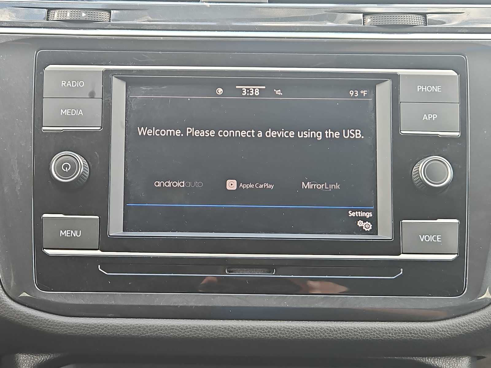 Thumbnail: 2022 Volkswagen Tiguan - 19