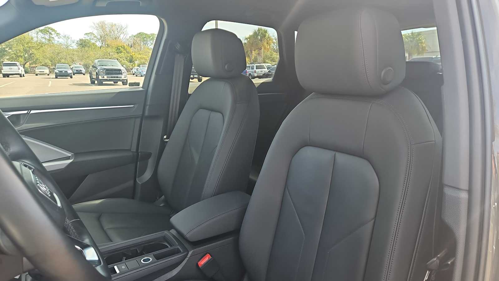 Thumbnail: 2022 Audi Q3 - 13