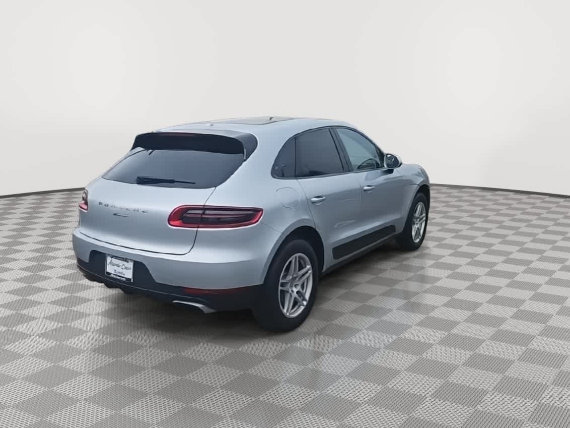 Thumbnail: 2017 Porsche Macan - 8