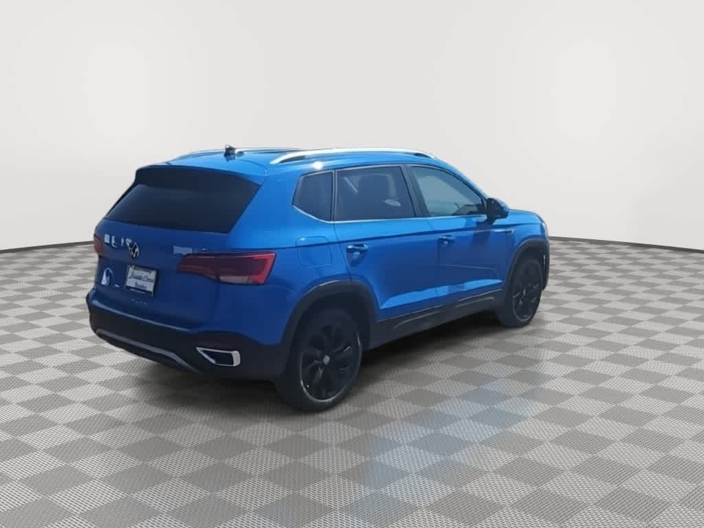 Thumbnail: 2022 Volkswagen Taos - 8