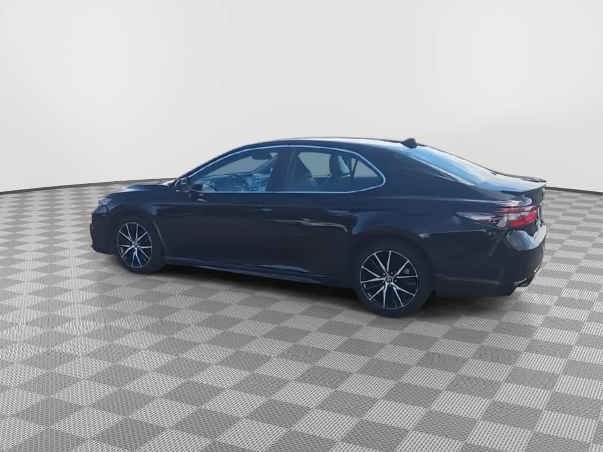Thumbnail: 2022 Toyota Camry - 6