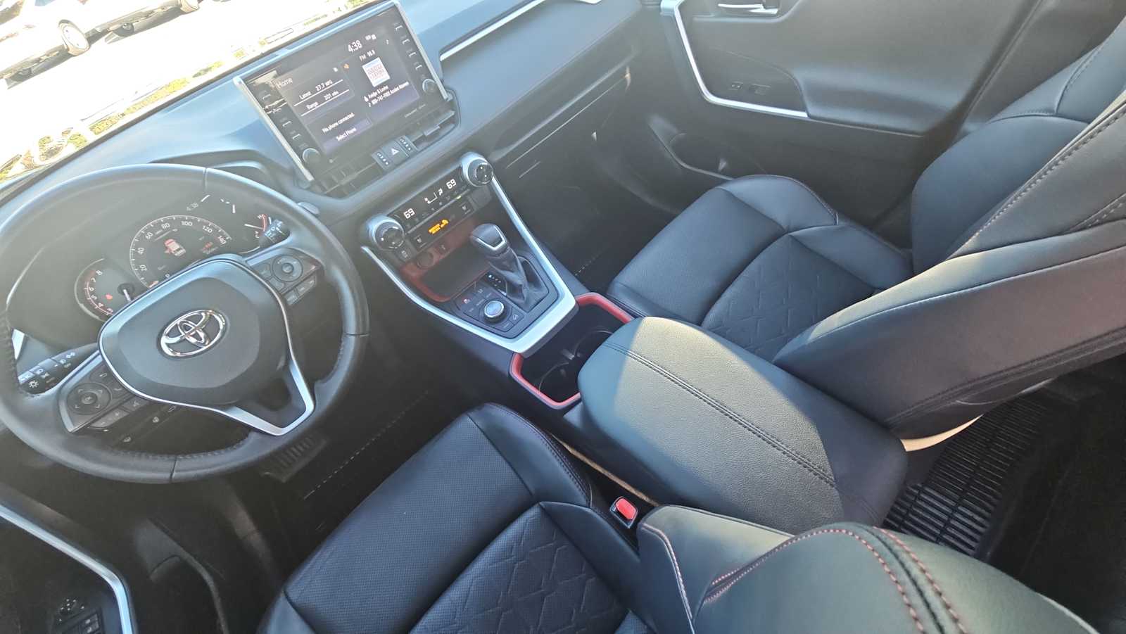 Thumbnail: 2022 Toyota RAV4 - 23