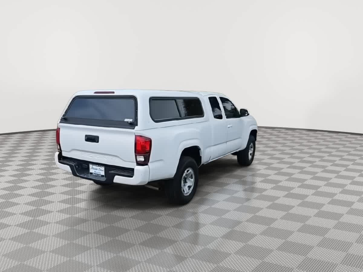 Thumbnail: 2019 Toyota Tacoma - 9