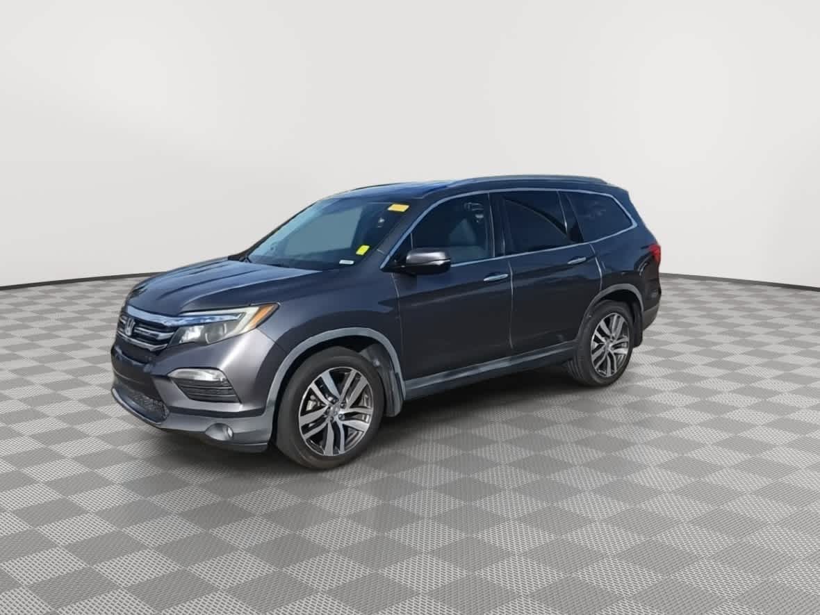 Thumbnail: 2017 Honda Pilot - 4