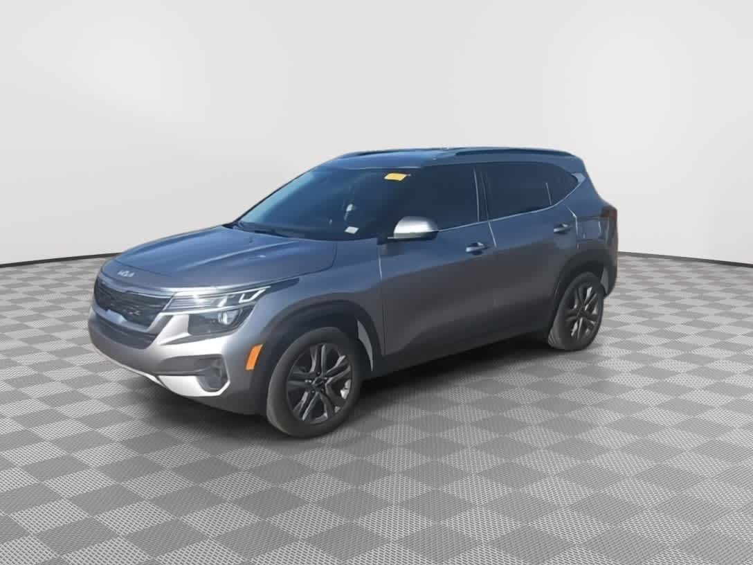 Thumbnail: 2022 Kia Seltos - 4