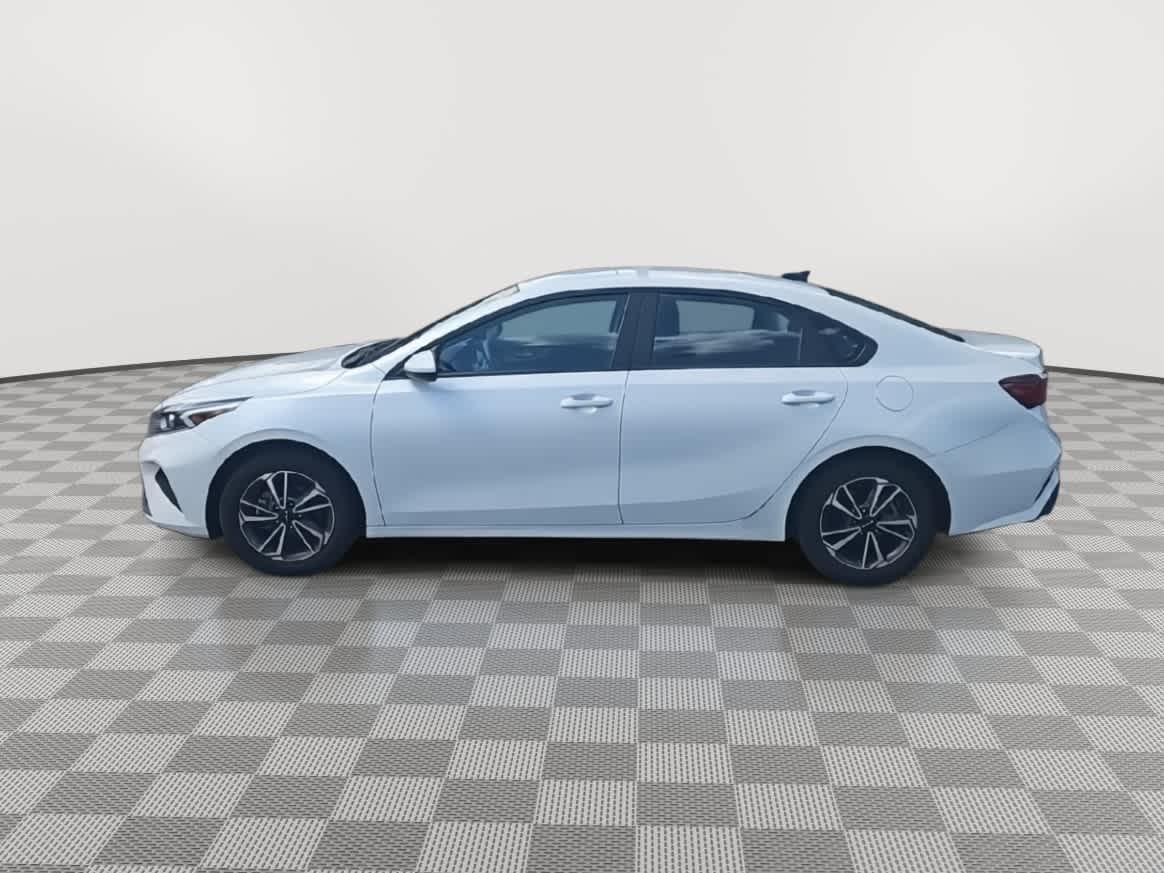 Thumbnail: 2023 Kia Forte - 5