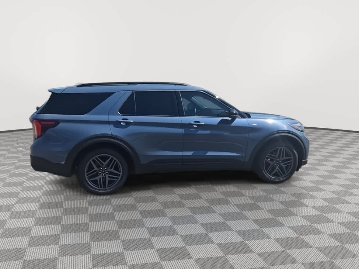 2025 Ford Explorer ST-Line 9