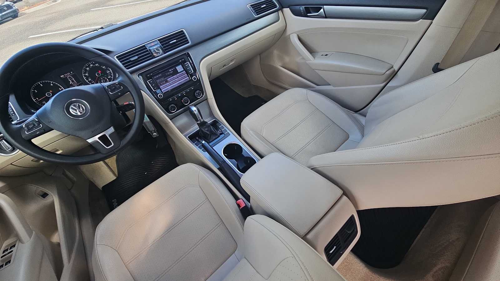Thumbnail: 2015 Volkswagen Passat - 22