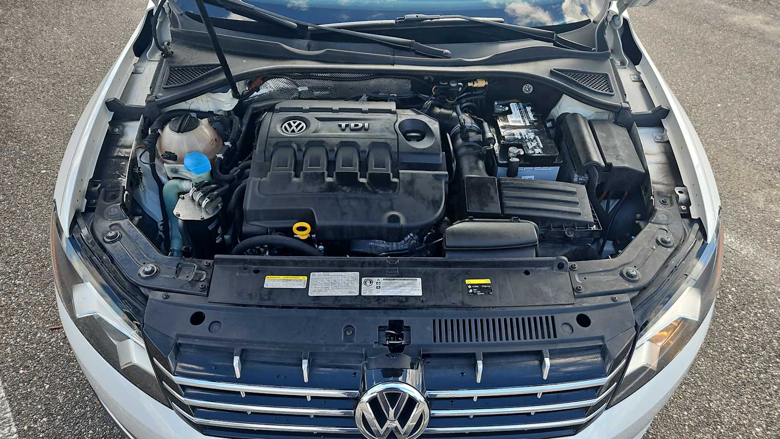 Thumbnail: 2015 Volkswagen Passat - 18