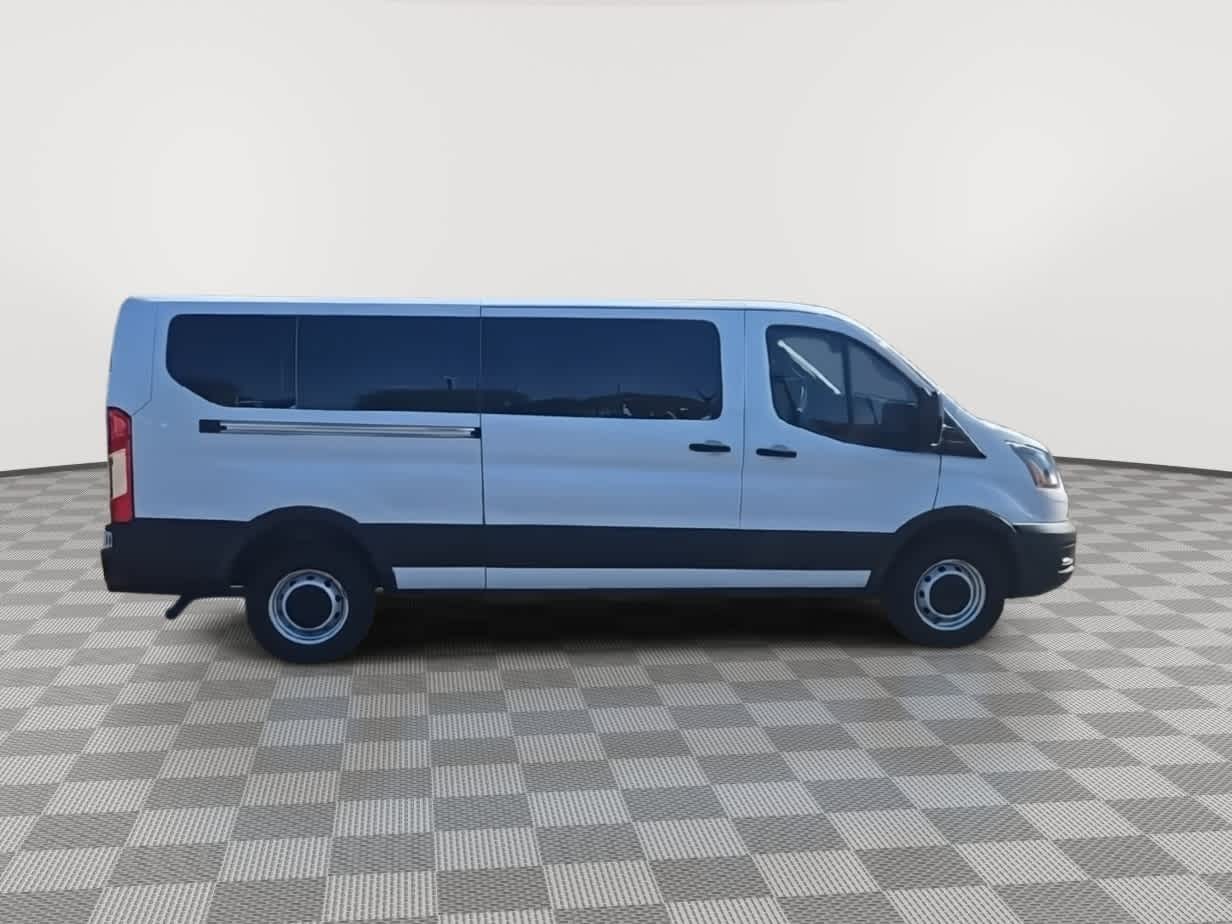 Thumbnail: 2023 Ford Econoline - 9
