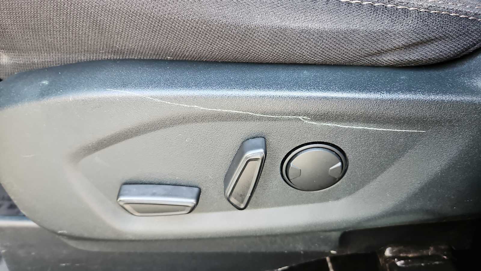 Thumbnail: 2019 Ford Explorer - 14