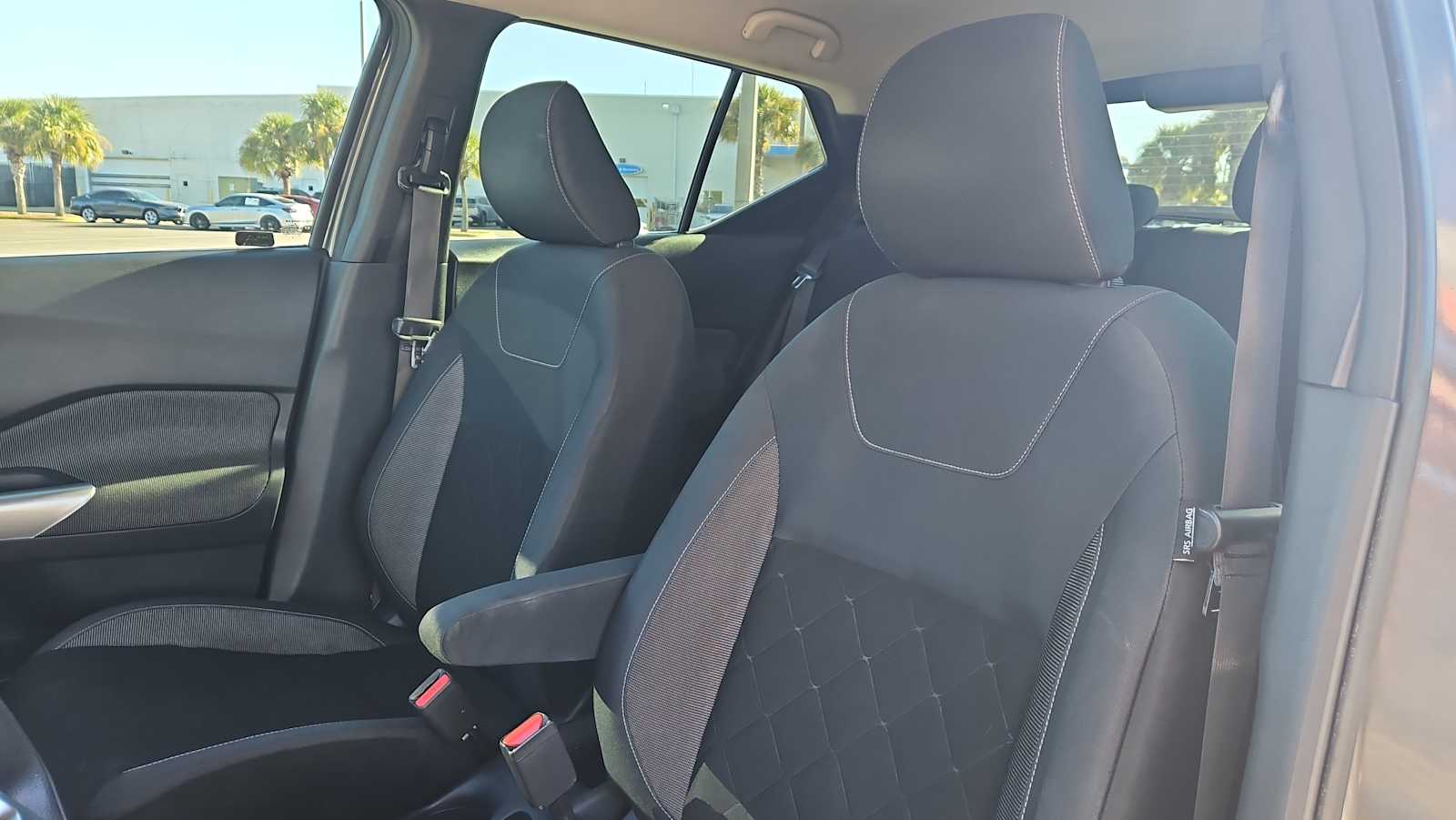 Thumbnail: 2019 Nissan Kicks - 13