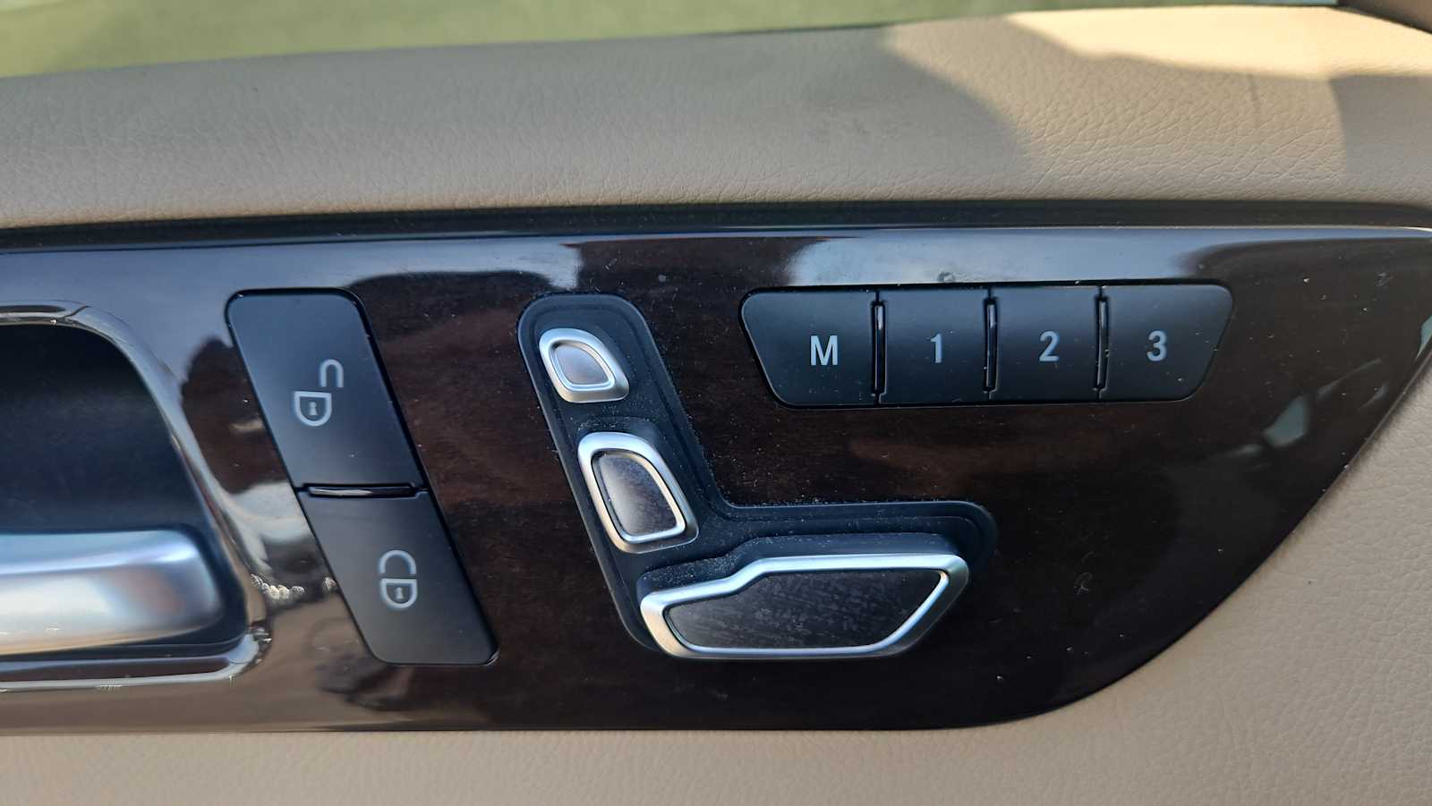 Thumbnail: 2016 Mercedes-Benz GLE - 14