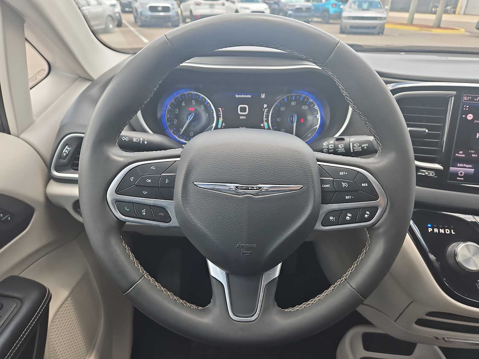 2022 Chrysler Pacifica Touring L 11